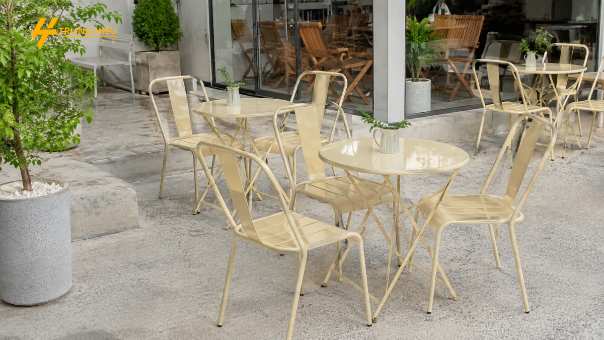 diem-danh-4-mau-noi-that-sat-hot-nhat-tai-trung-hieu-decor-ghesat_net-1
