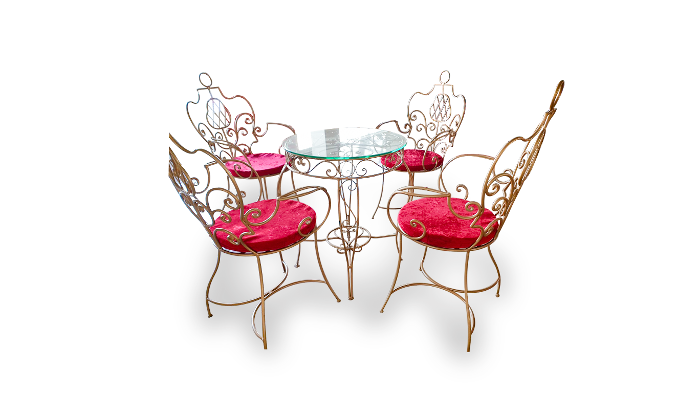 Bộ bàn ghế cafe mang phong cách quý tộc Châu u từ kiểu dáng đến màu sắc
